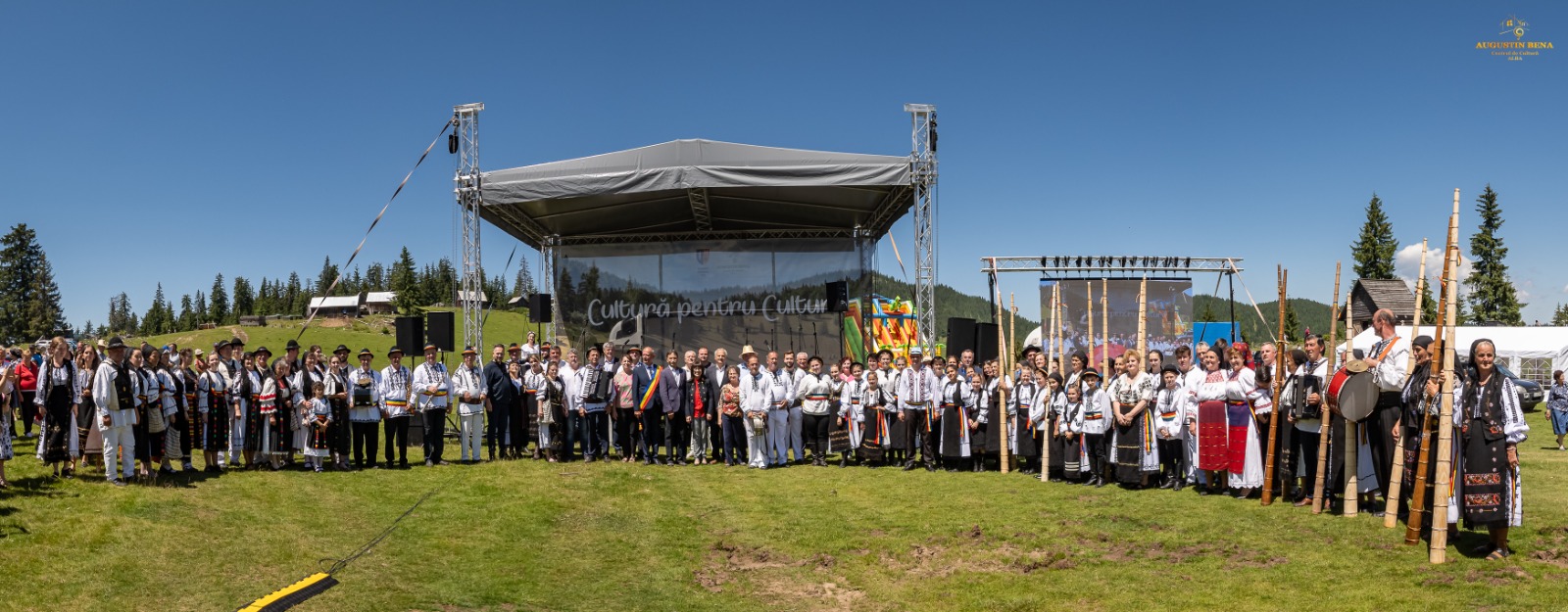 fotografie_de_grup_cultura_pentru_cultura_poiana_calineasa_2023