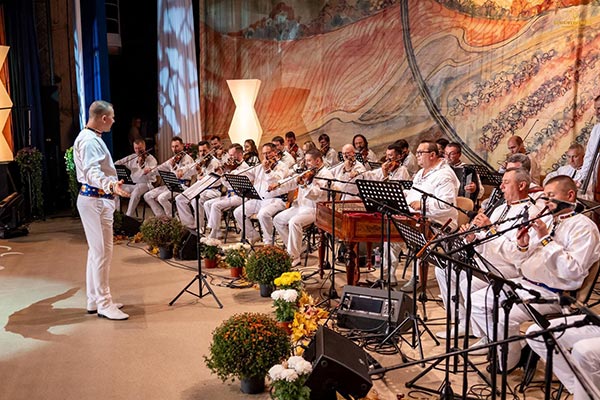 Ansamblul Folcloric spectacol